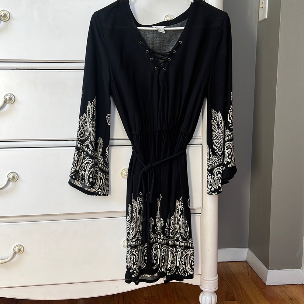 Forever 21 Medium  Detailed Black Dress